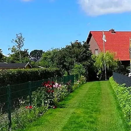 Hotel Eule Ost Und West Ferienhaus Im Urigen Garten
