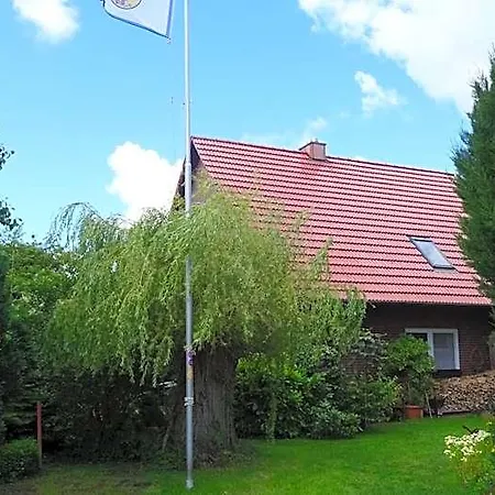Eule Ost Und West Ferienhaus Im Urigen Garten 4* Zingst