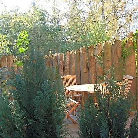 Otel Eule Ost Und West Ferienhaus Im Urigen Garten 4*